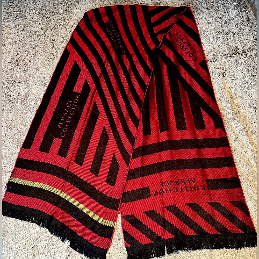 Gianni Versace: Versace Collection Logo Red & Black Striped Scarf Unisex (OS)